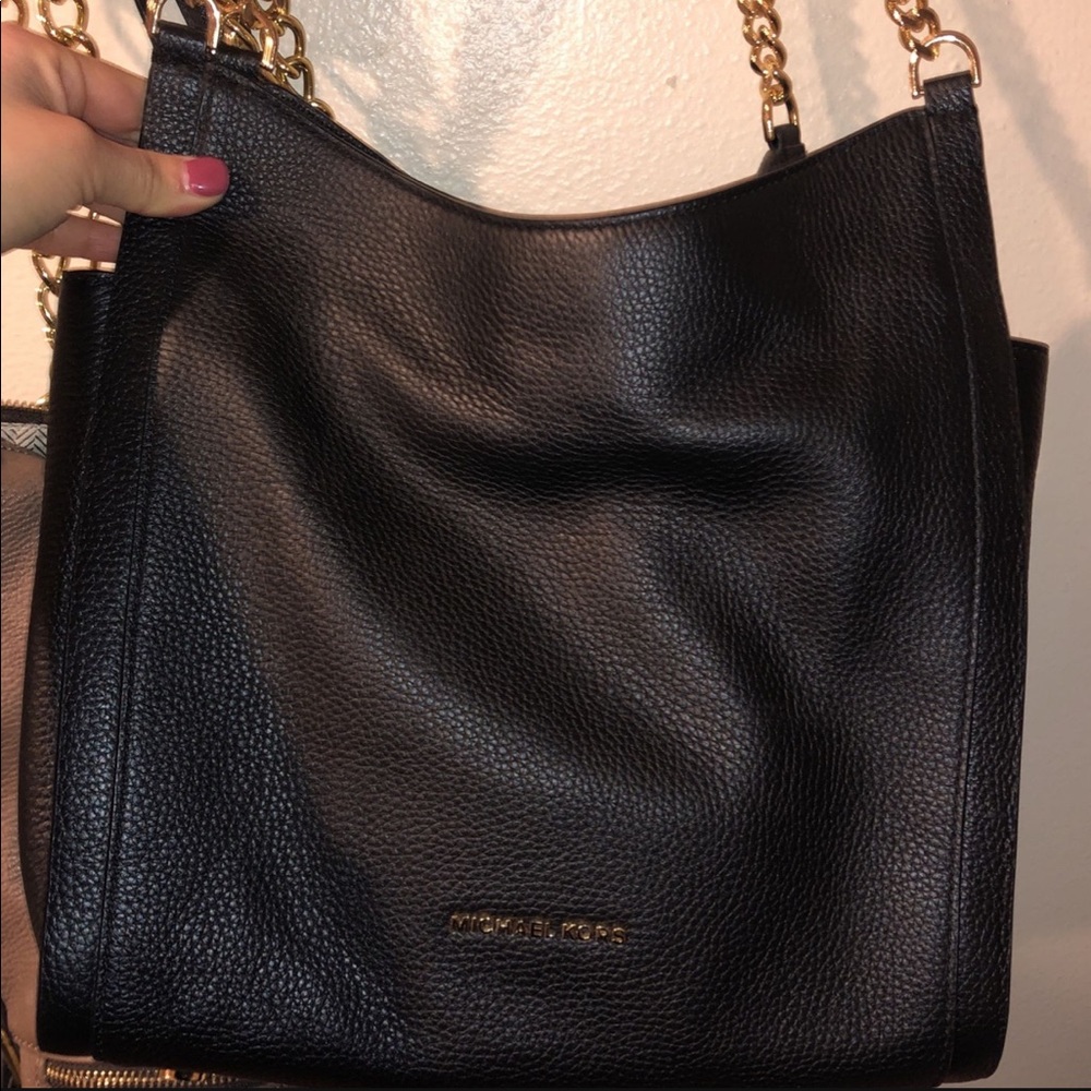 Michael kors purse - Picture 3 of 3